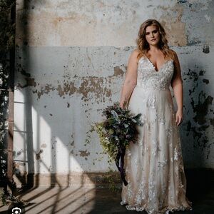 Juniper Gown by Rebecca Schoneveld size 26‎ new with tag